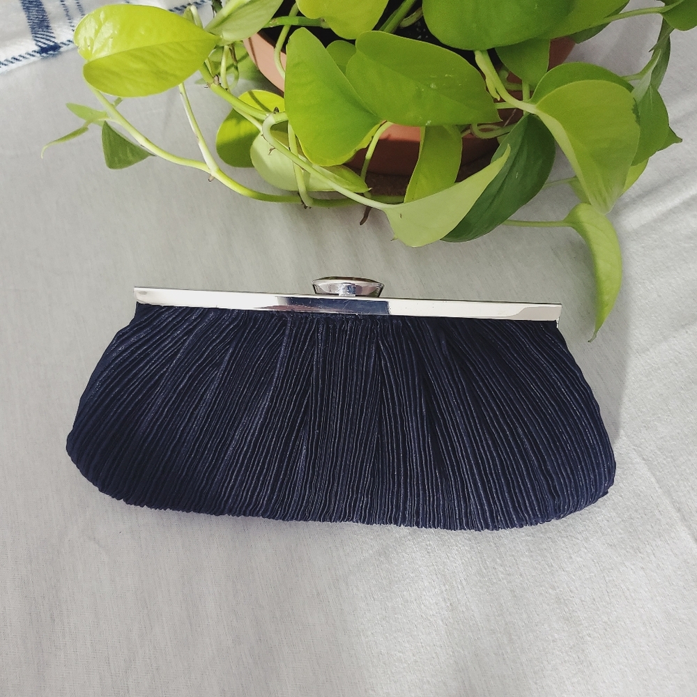 Vintage Le Chateau Y2K Elegant Black Clutch